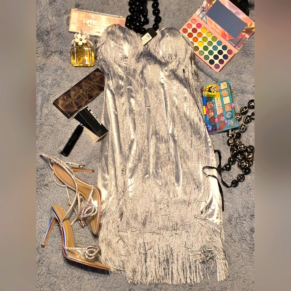 Beautiful silver plated fringe dress. Size Small - Picture 4 of 6